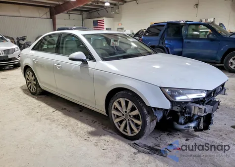 2017 Audi A4 Premium из США, поврежденный, VIN WAUANAF46HN019427